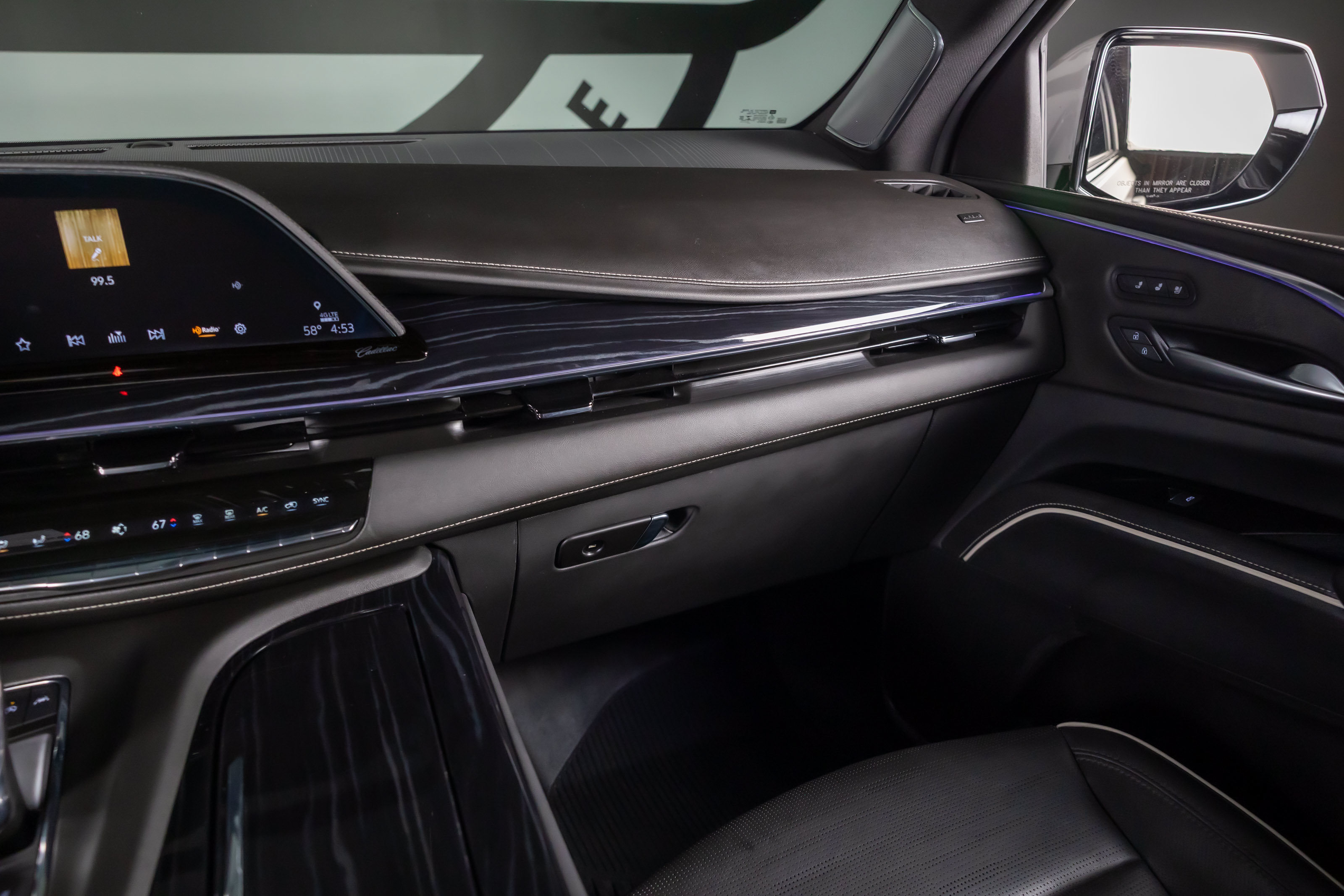 Used 2023 Cadillac Escalade Sport w/ LPO, ONYX Package AWD/4WD image 8