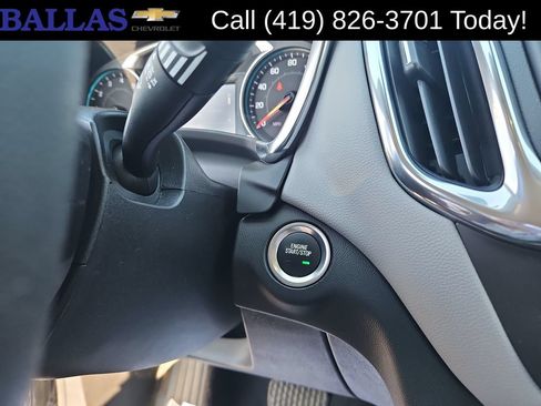 Certified 2022 Chevrolet Equinox LS w/ LS Convenience Package AWD/4WD image 17