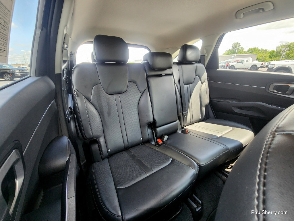 Used 2024 Kia Sorento S AWD/4WD image 6
