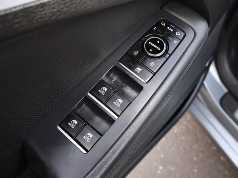 Used 2015 Hyundai Genesis 3.8 w/ Option Group 03 image 8