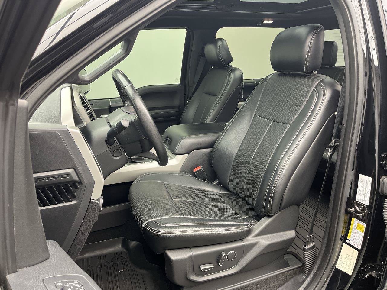 Used 2018 Ford F150 Lariat w/ Equipment Group 502A Luxury AWD/4WD image 13