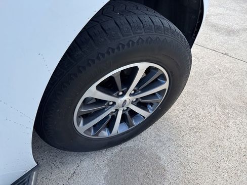 Used 2020 Ford Expedition Max XLT w/ Equipment Group 202A image 16