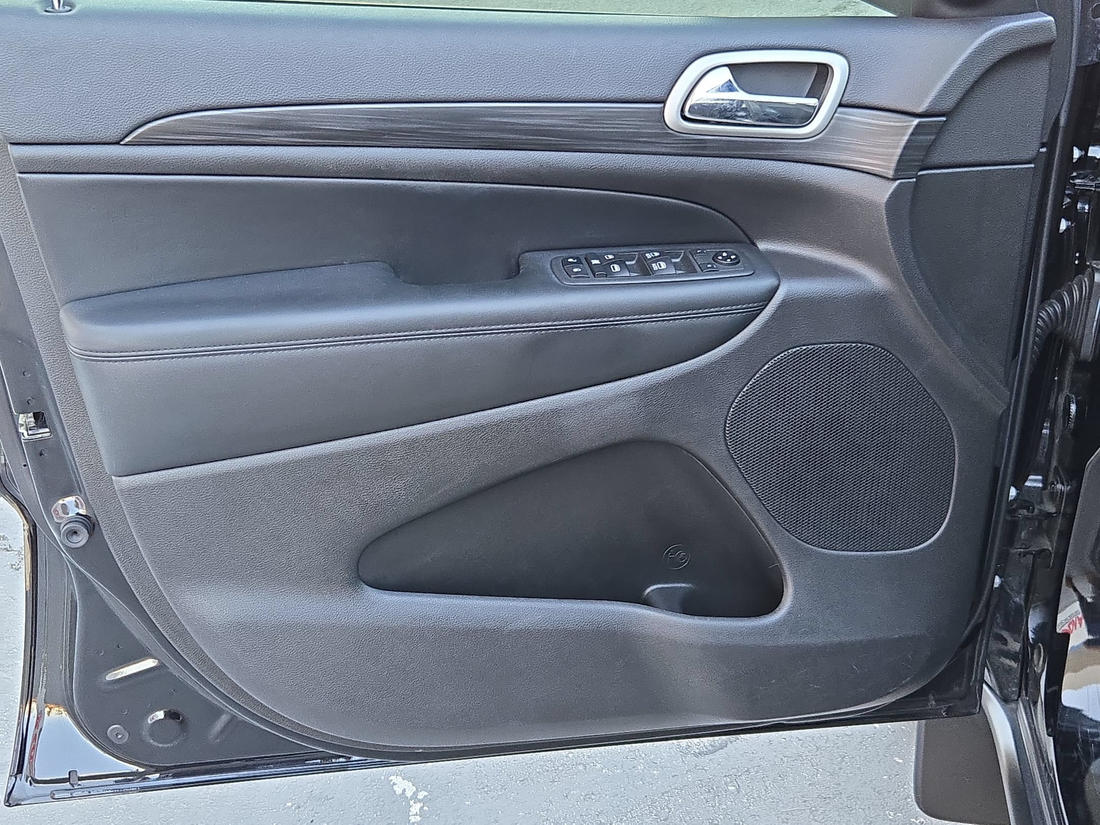 Used 2021 Jeep Grand Cherokee Laredo X RWD image 20