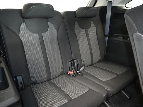 Used 2023 Kia Sorento LX image 36