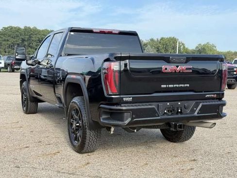 Used 2024 GMC Sierra 2500 AT4 AWD/4WD image 6