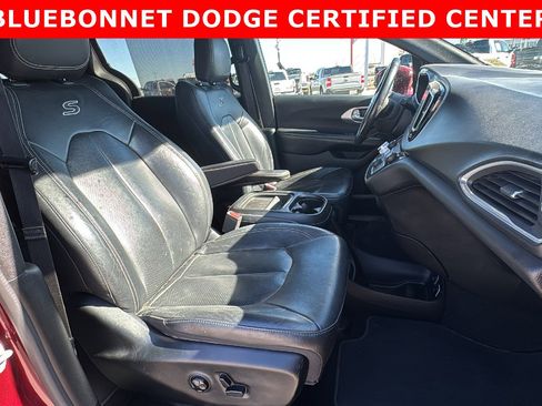 Used 2018 Chrysler Pacifica Touring-L w/ Premium Audio Group image 29