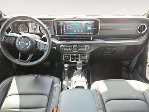 Used 2025 Jeep Gladiator Sport AWD/4WD image 10