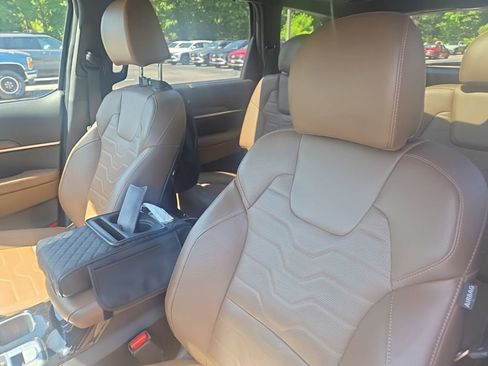 Used 2022 Kia Telluride SX w/ SX Prestige Package AWD/4WD image 5