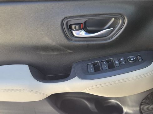 Certified 2024 Honda HR-V LX image 25