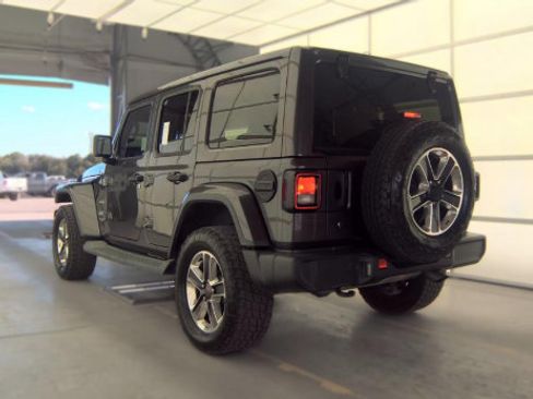 Used 2019 Jeep Wrangler Unlimited Sahara AWD/4WD image 5