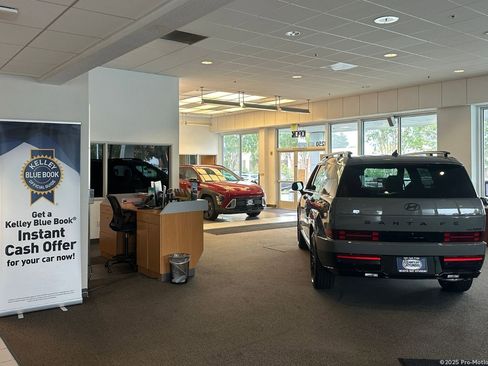 Used 2022 Chevrolet Colorado ZR2 image 11