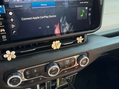 Used 2024 Jeep Gladiator Sport AWD/4WD image 13