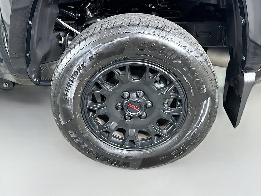 Certified 2025 Toyota Tacoma TRD Sport AWD/4WD image 34