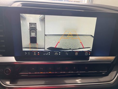 Used 2024 Chevrolet Silverado 1500 High Country w/ Midnight Edition image 25