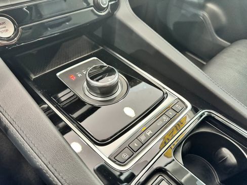 Used 2020 Jaguar F-PACE Prestige image 35
