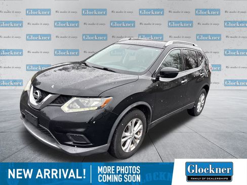 Used 2016 Nissan Rogue SV image 1