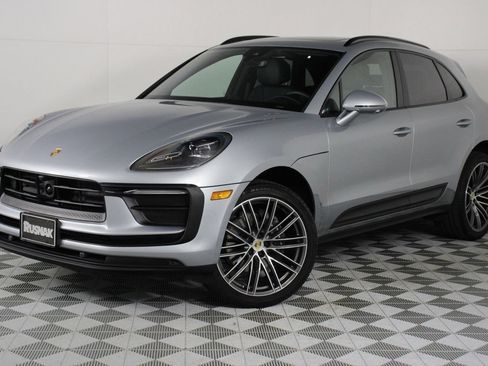Certified 2026 Porsche Macan AWD/4WD image 1