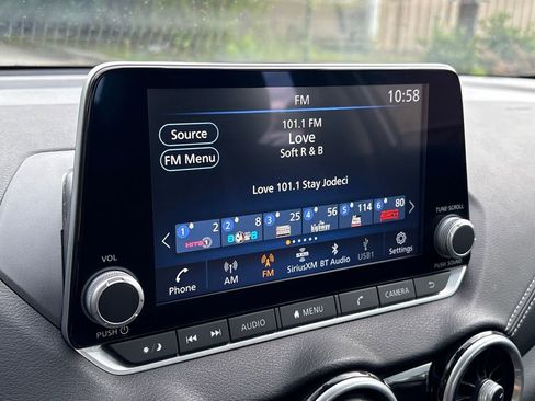 Used 2024 Nissan Sentra SV FWD image 15