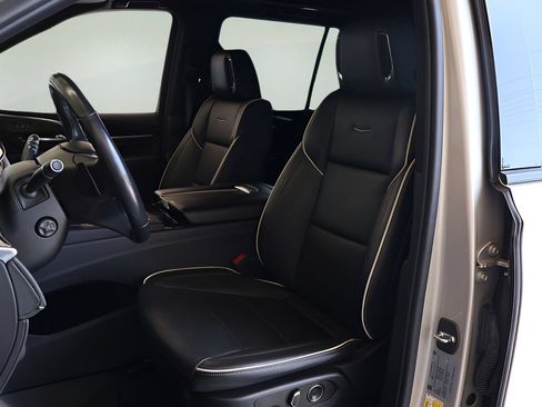 Used 2021 Cadillac Escalade Sport w/ LPO, ONYX Package AWD/4WD image 11