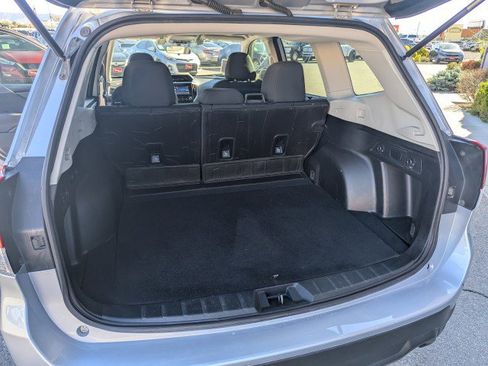 Used 2019 Subaru Forester Premium AWD/4WD image 25