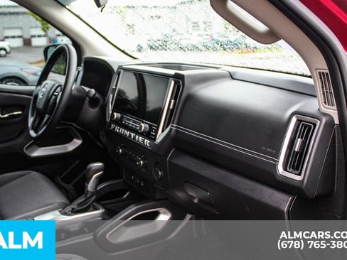 Used 2025 Nissan Frontier SV RWD image 22