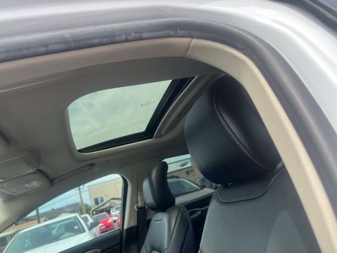 Used 2017 Ford Fusion Energi SE FWD image 16