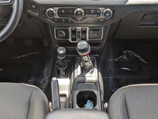 Used 2025 Jeep Wrangler Unlimited Sport AWD/4WD image 18