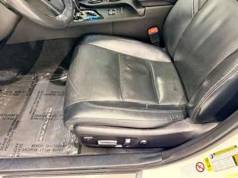 Used 2014 Toyota Avalon Limited FWD image 20