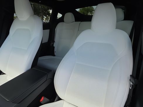 Used 2026 Tesla Model Y 2WD image 21