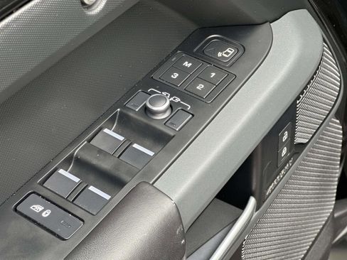 Used 2023 Land Rover Defender 110 X image 21