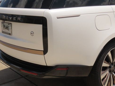 Used 2024 Land Rover Range Rover SV AWD/4WD image 11
