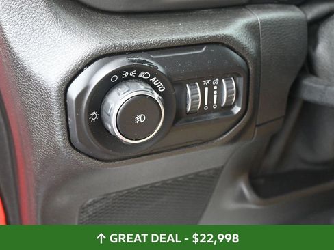 Used 2018 Jeep Wrangler Unlimited Sahara w/ Dual Top Group image 28