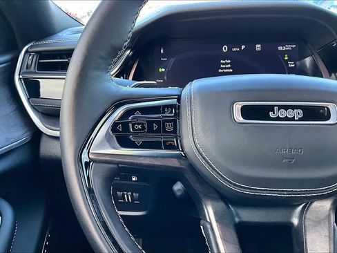 Used 2023 Jeep Grand Cherokee Overland w/ Advanced Protech Group III AWD/4WD image 24