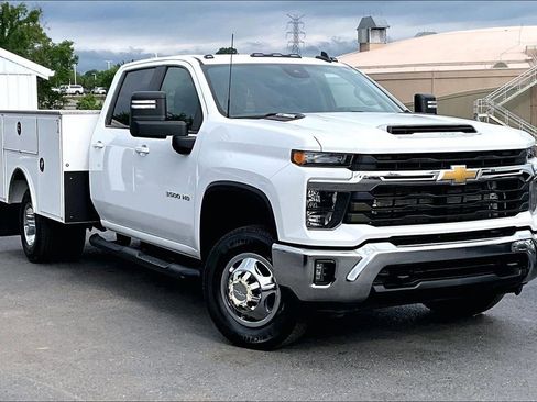 Used 2024 Chevrolet Silverado 3500 LT w/ Convenience Package AWD/4WD image 37