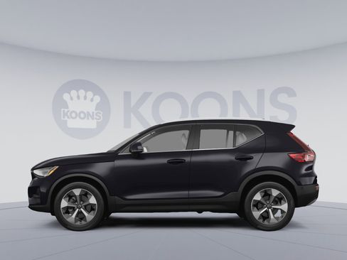 Used 2024 Volvo XC40 B5 Plus w/ Protection Package Premier image 2