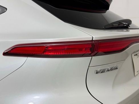 Used 2021 Toyota Venza Limited w/ Advanced Technology Package image 8