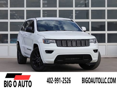 Used 2018 Jeep Grand Cherokee Altitude AWD/4WD image 1