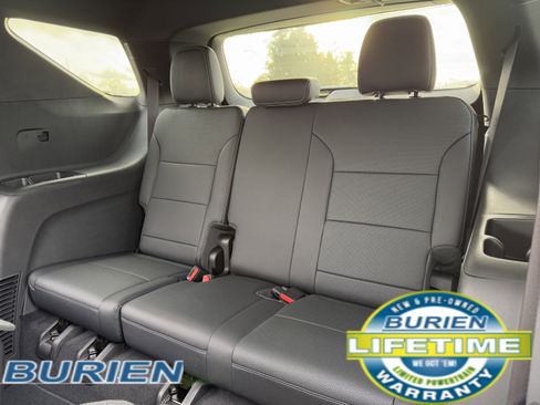 New 2025 Chevrolet Traverse LT image 30