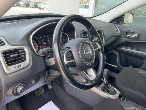 Used 2021 Jeep Compass Sport image 10