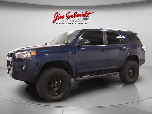 Used 2021 Toyota 4Runner SR5 Premium w/ Moonroof Package AWD/4WD image 2