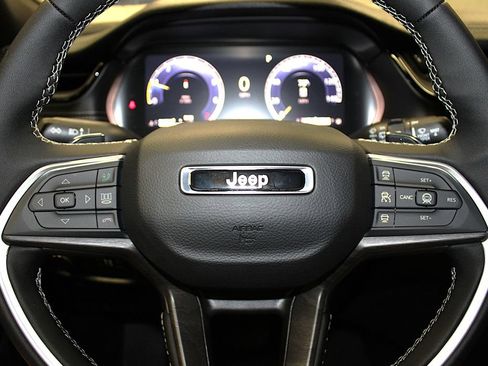 New 2026 Jeep Grand Cherokee Altitude AWD/4WD image 11