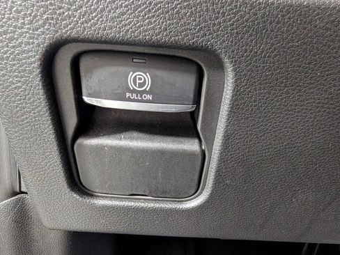 Used 2024 Jeep Wagoneer L Series II RWD image 16