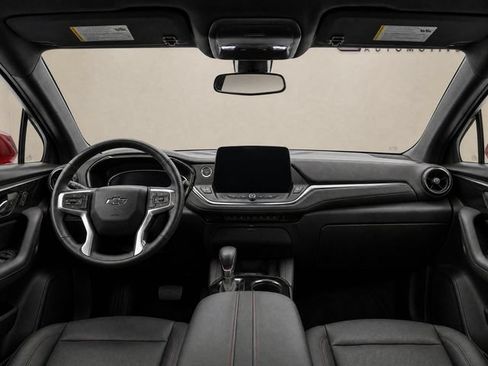 Used 2023 Chevrolet Blazer RS w/ Enhanced Convenience Package FWD image 11
