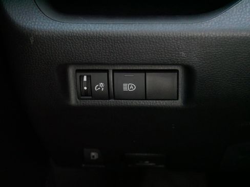 Used 2021 Toyota RAV4 LE w/ Carpet Mat Package (TMS) AWD/4WD image 27