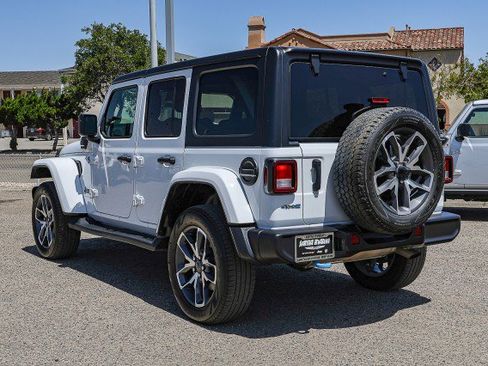 Used 2024 Jeep Wrangler Unlimited AWD/4WD image 6