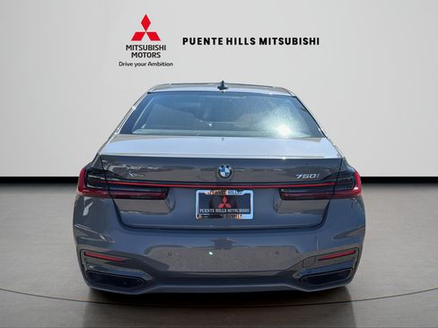 Used 2021 BMW 750i xDrive w/ Luxury Rear Seating Package AWD/4WD image 6