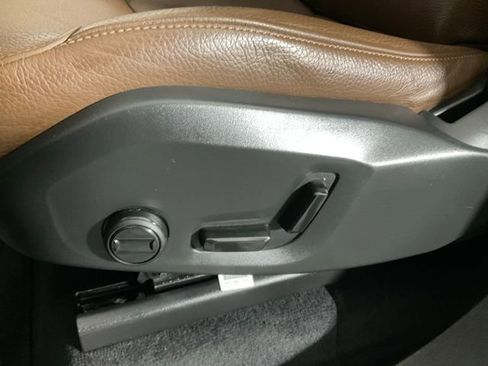 Used 2023 Volvo XC90 T8 Plus image 28