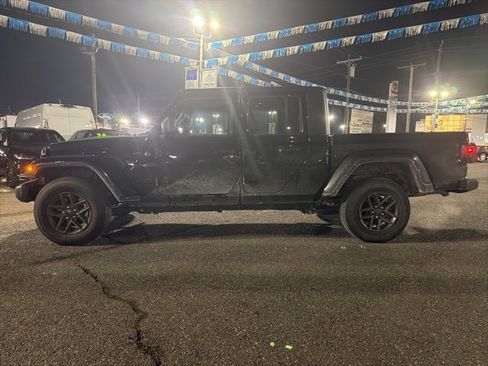 Used 2024 Jeep Gladiator Sport image 6