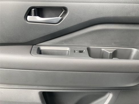 New 2026 Nissan Pathfinder SL image 32