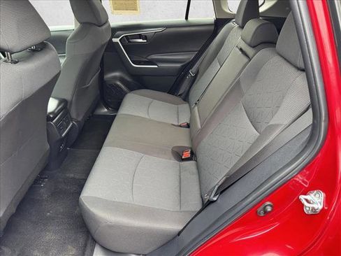 Used 2025 Toyota RAV4 XLE image 17
